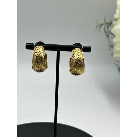 Bellezza Italy Hammered Textured Gold Tone Chunky Half Hoop 925 Back Earrings - Picture 2 of 14